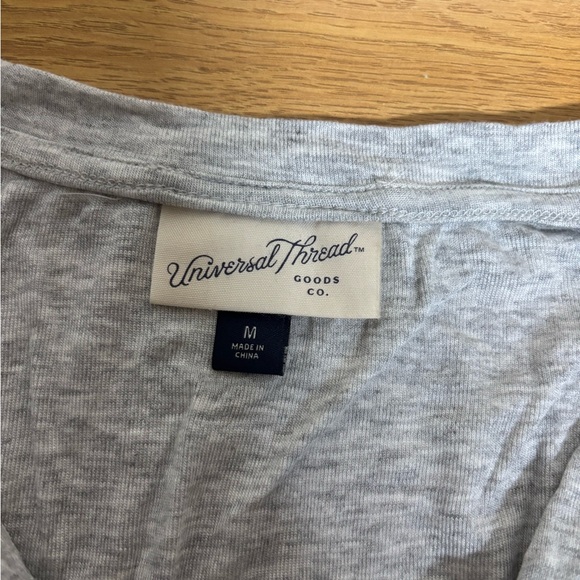 Universal Thread Heather Gray Long Sleeve Henley - Picture 3 of 4